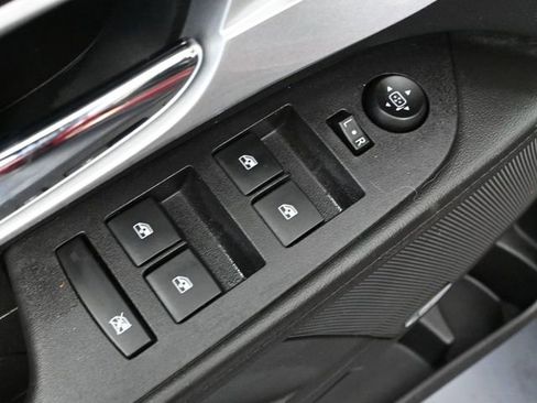 Used 2016 Chevrolet Equinox LTZ w/ Enhanced Convenience Package image 21