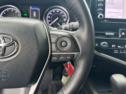 Used 2022 Toyota Camry LE image 20