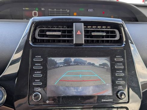 Used 2021 Toyota Prius LE FWD image 7
