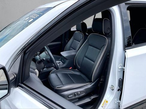 Used 2023 Chevrolet Traverse Premier w/ Redline Edition AWD/4WD image 27