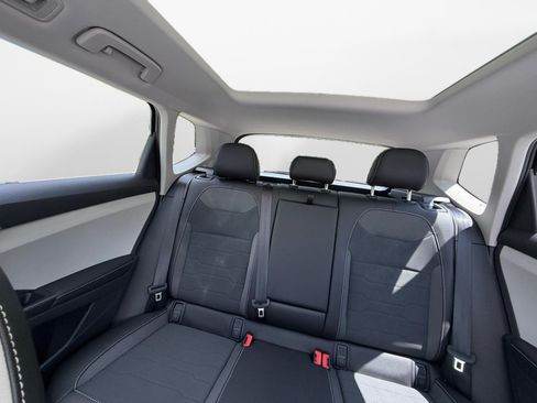 New 2026 Volkswagen Taos SE AWD/4WD image 12