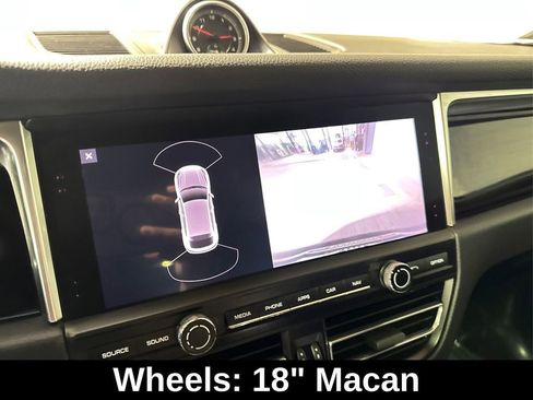 Used 2020 Porsche Macan image 23