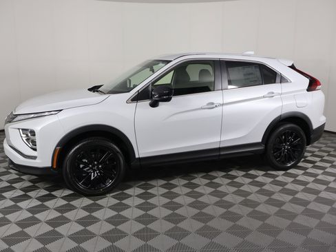 New 2026 Mitsubishi Eclipse Cross LE image 9