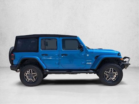 Used 2024 Jeep Wrangler Sahara image 4