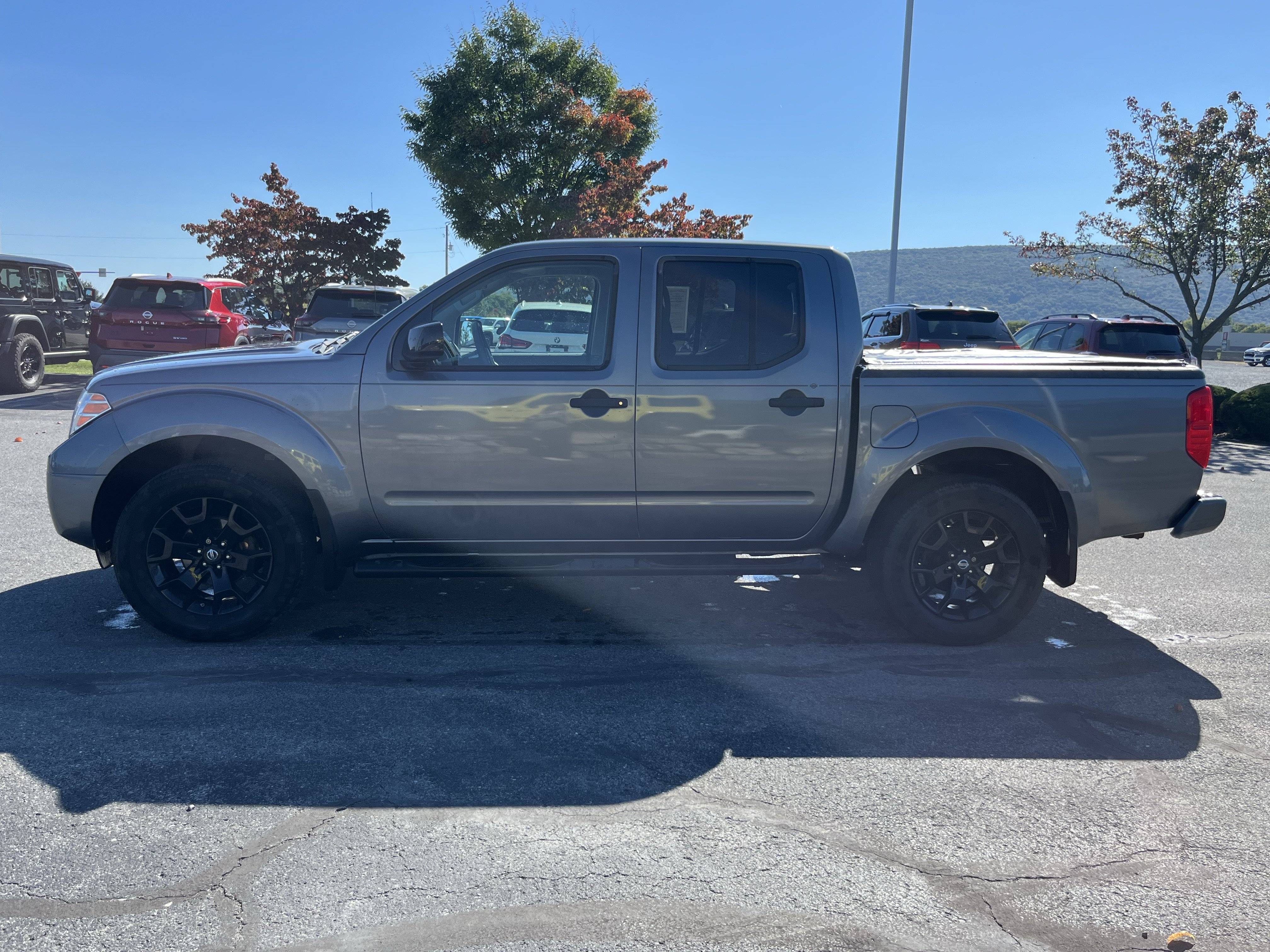 Used 2019 Nissan Frontier SV w/ Value Truck Package AWD/4WD image 8