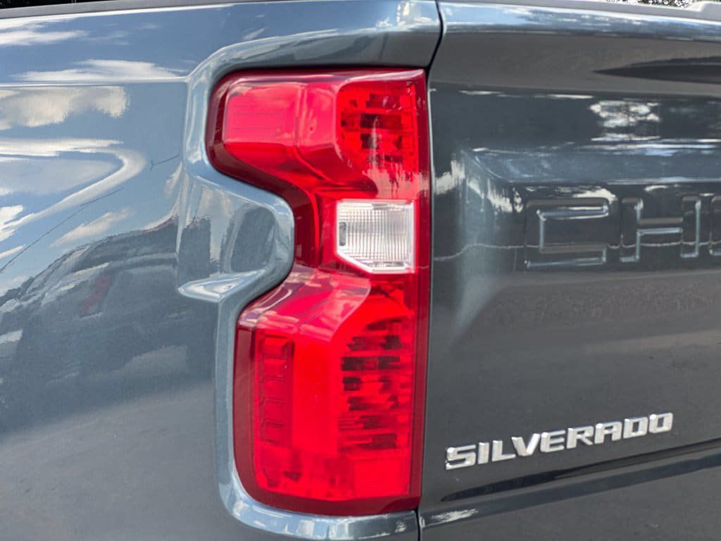 Used 2019 Chevrolet Silverado 1500 LT w/ Texas Edition RWD image 12