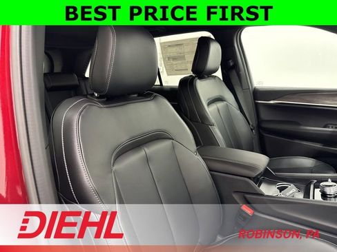 New 2025 Jeep Grand Cherokee Limited w/ Black Appearance Package AWD/4WD image 14