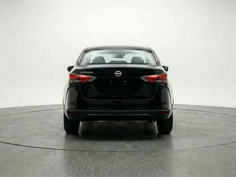 Used 2025 Nissan Versa SV image 7