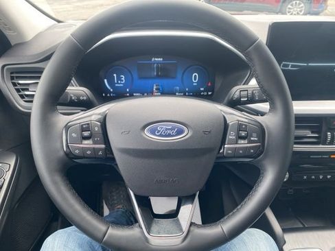 Used 2025 Ford Escape Platinum image 11