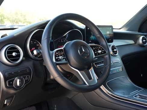 Used 2022 Mercedes-Benz GLC 300 image 17