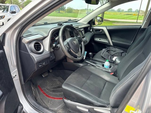 Used 2016 Toyota RAV4 LE AWD/4WD image 12