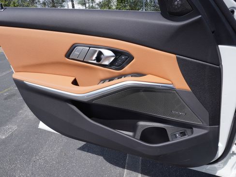 New 2025 BMW 330i Sedan w/ Convenience Package image 18