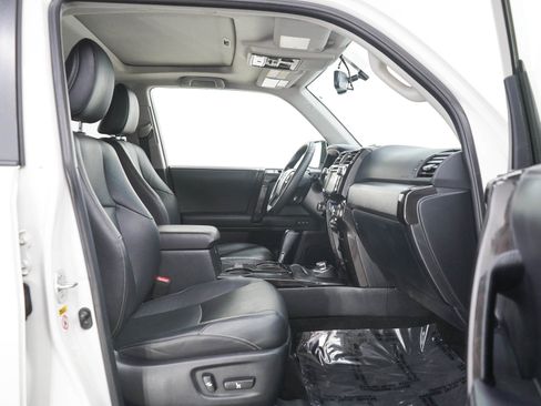 Used 2019 Toyota 4Runner Limited AWD/4WD image 11