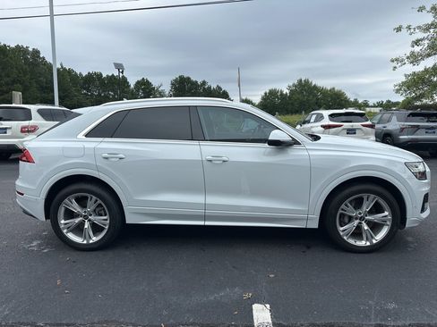 Used 2023 Audi Q8 Premium Plus image 2