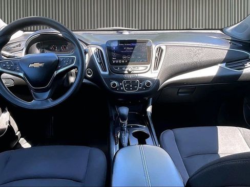 Used 2023 Chevrolet Malibu LT FWD image 17
