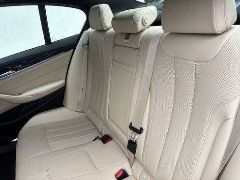 Certified 2023 BMW 530i xDrive w/ Convenience Package image 9
