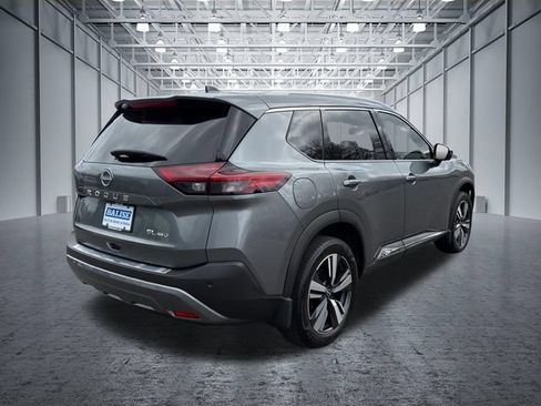 Used 2023 Nissan Rogue SL AWD/4WD image 10