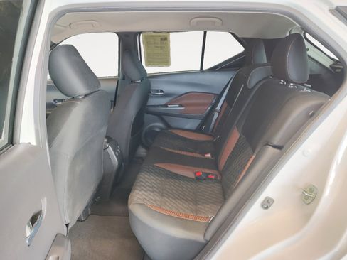 Used 2021 Nissan Kicks SR image 25