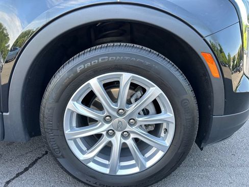 Used 2023 Cadillac XT4 Luxury w/ Cold Weather Package AWD/4WD image 17