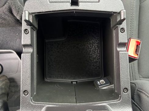 Used 2018 Jeep Wrangler Sport AWD/4WD image 29