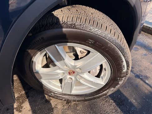 Used 2014 Porsche Cayenne Platinum Edition image 48