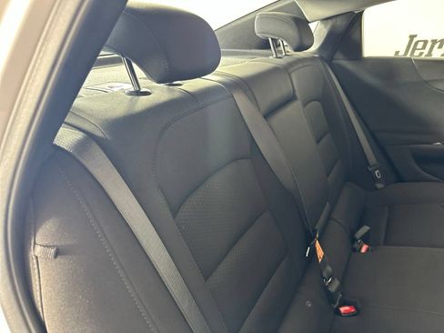 Used 2025 Chevrolet Malibu LT FWD image 24