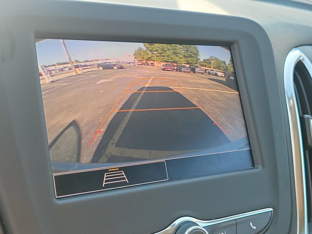 Used 2024 Chevrolet Equinox LT FWD image 32