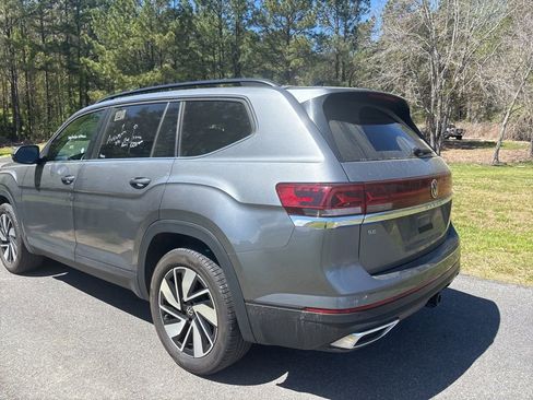 Used 2025 Volkswagen Atlas SE image 7
