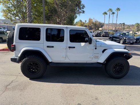 Used 2020 Jeep Wrangler Unlimited Sahara AWD/4WD image 15