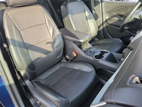 Used 2023 GMC Terrain SLT image 22