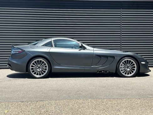 Used 2005 Mercedes-Benz SLR image 9