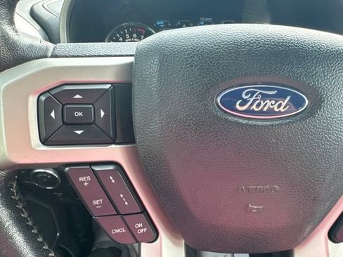 Certified 2019 Ford F150 Lariat w/ Equipment Group 502A Luxury AWD/4WD image 19