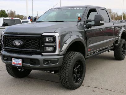 New 2026 Ford F250 Lariat w/ Black Appearance Package