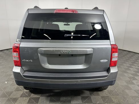 Used 2012 Jeep Patriot Latitude w/ Sun/Sound Group AWD/4WD image 8