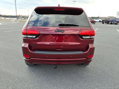Used 2019 Jeep Grand Cherokee Altitude image 5