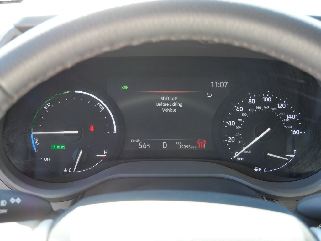 Certified 2026 Toyota Sienna XLE FWD image 25