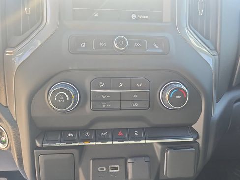Used 2023 Chevrolet Silverado 1500 Custom AWD/4WD image 25