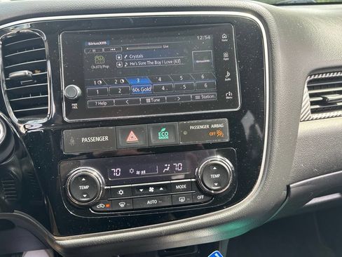 Used 2017 Mitsubishi Outlander SEL AWD/4WD image 11