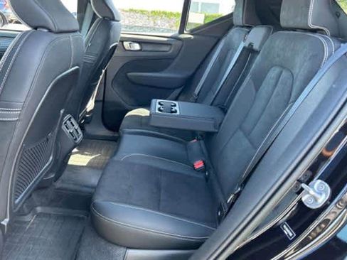 Used 2023 Volvo XC40 B5 Plus w/ Protection Package Premier AWD/4WD image 5
