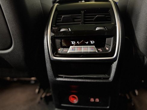 Used 2023 BMW X7 xDrive40i image 22