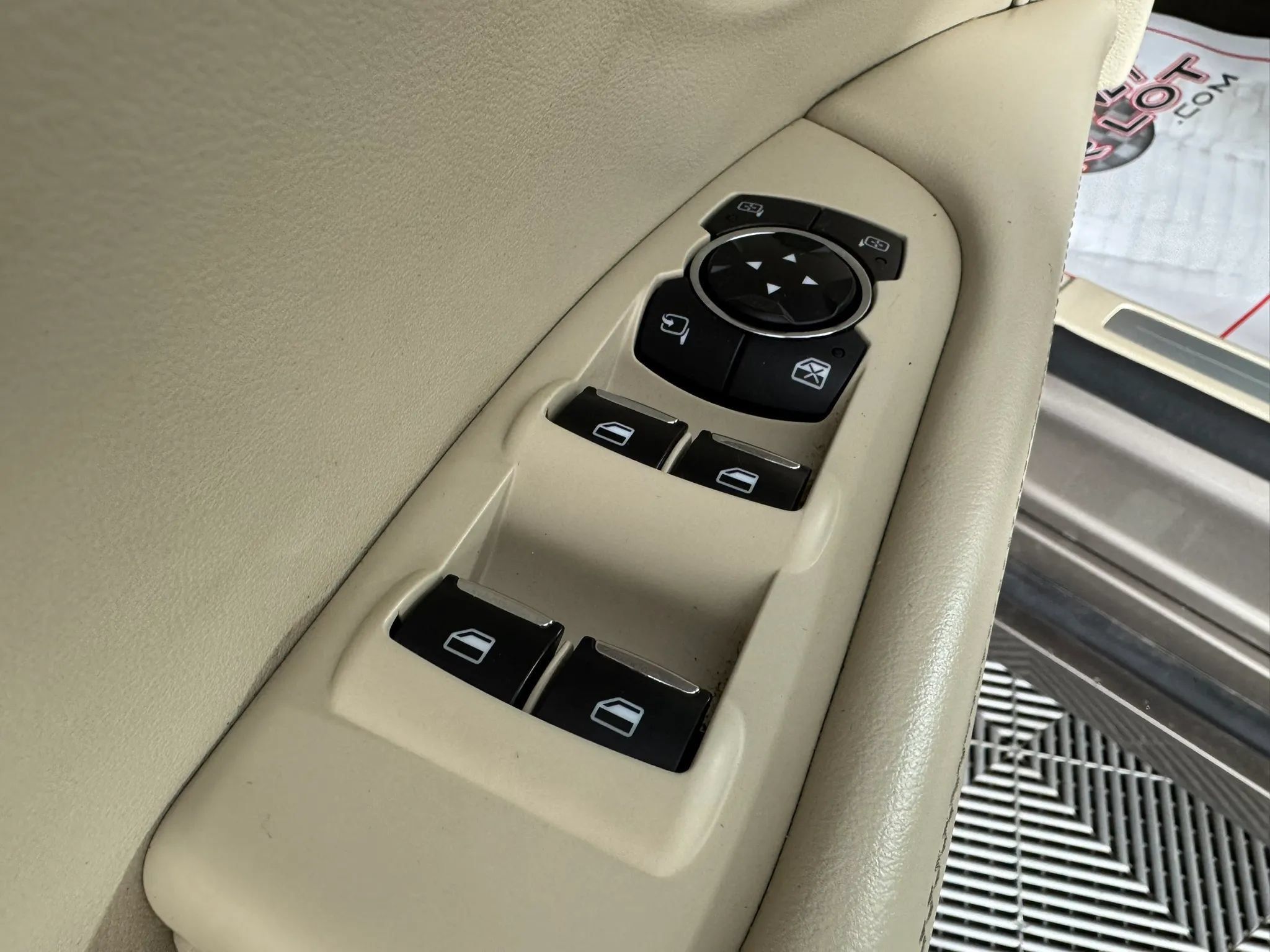 Used 2020 Lincoln MKZ Reserve FWD image 44