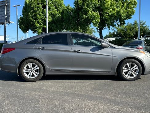 Used 2012 Hyundai Sonata GLS w/ Popular Equipment Pkg FWD image 3
