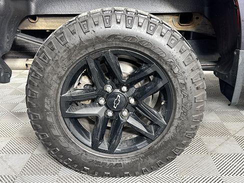 Used 2023 Chevrolet Silverado 1500 LT Trail Boss AWD/4WD image 32