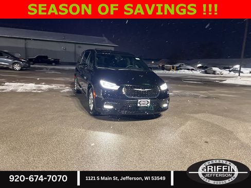 New 2026 Chrysler Pacifica Select image 5