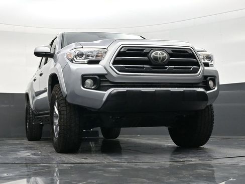 Used 2019 Toyota Tacoma SR5 w/ SR5 Appearance Package (SM) RWD image 27
