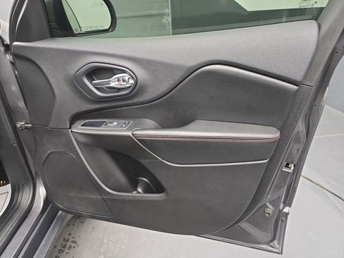 Used 2020 Jeep Cherokee Trailhawk w/ Cold Weather Group image 47