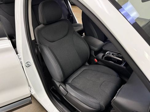 Used 2019 Hyundai Santa Fe SE AWD/4WD image 23