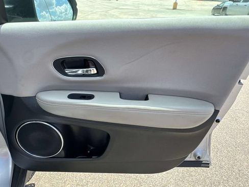 Used 2017 Honda HR-V EX image 17