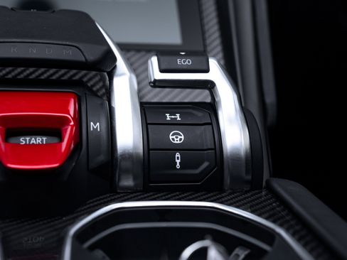 Used 2023 Lamborghini Urus S image 40