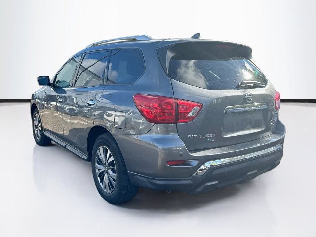 Used 2019 Nissan Pathfinder SL AWD/4WD image 6